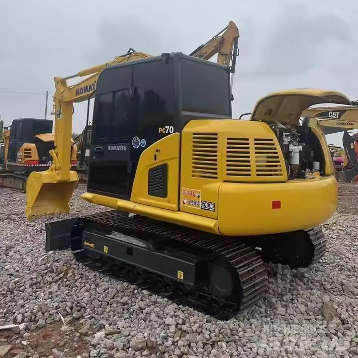 Komatsu PC70-8 حفارات وسط 7 طن - 12 طن