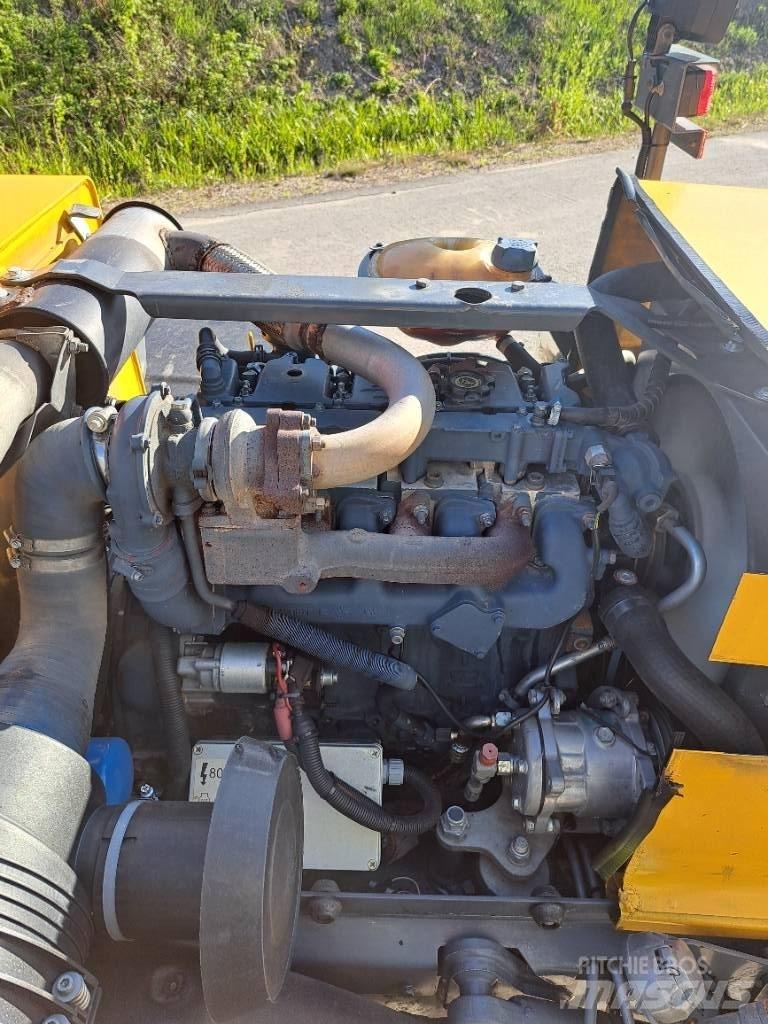 Wille 455 B جرارات مدمجة
