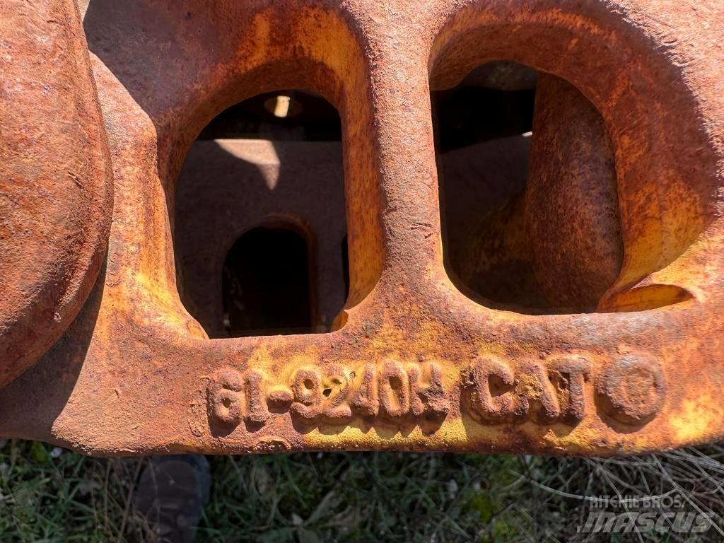 CAT D 6 R المسارات والسلاسل والهيكل السفلي