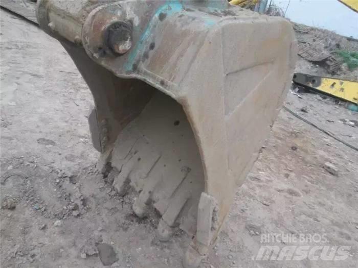Kobelco SK 250-8 حفارات زحافة