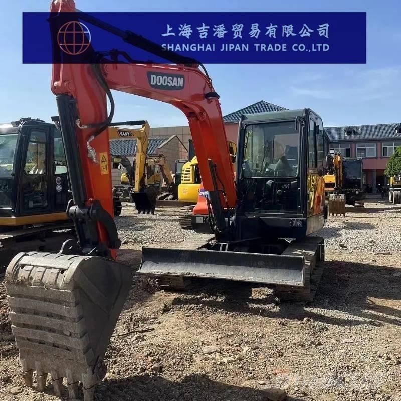 Doosan DX 60 حفارات صغيرة أقل من 7 طن (حفارات صغيرة)