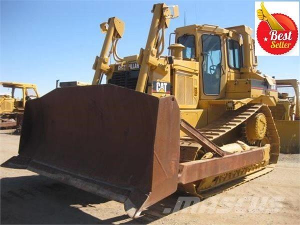CAT D 7 H بلدوزرات مجنزرة