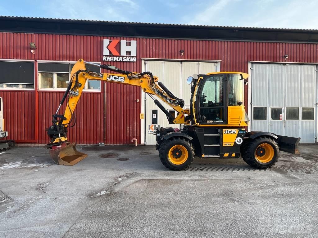 JCB 110 Hydradig حفارات بعجل