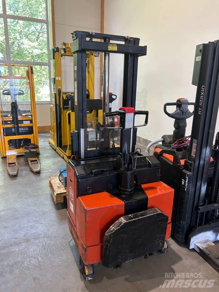 BT LSF 1250 E / 10 معدات التكديس الجوالة