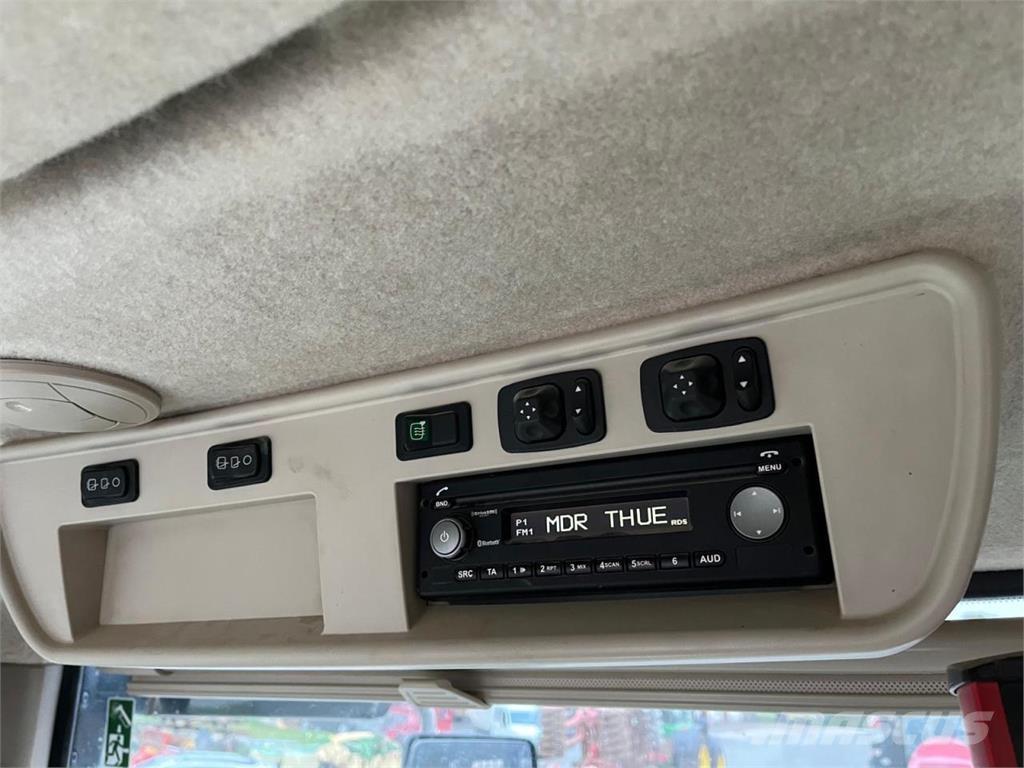 John Deere 8345R الجرارات