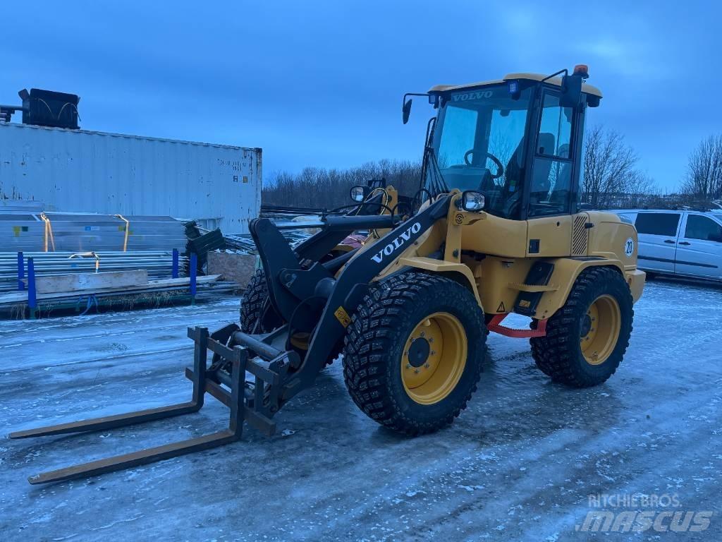 Volvo L 30 G لوادر بعجل