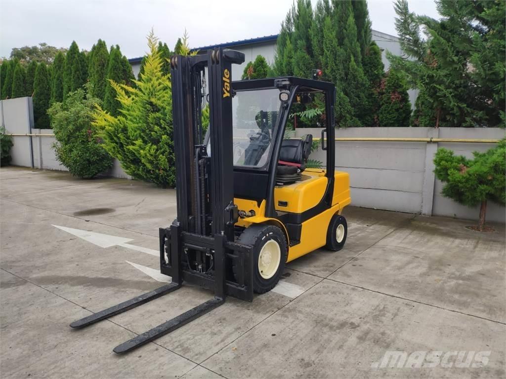 Yale GDP35VX شاحنات الديزل