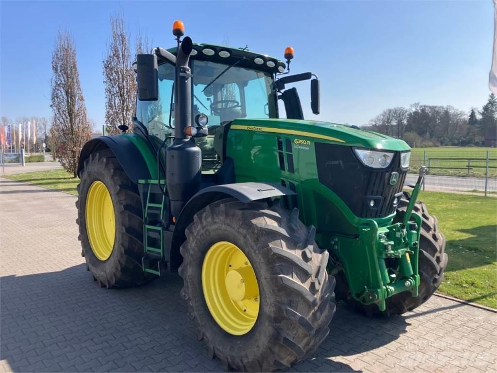 John Deere 6250R الجرارات