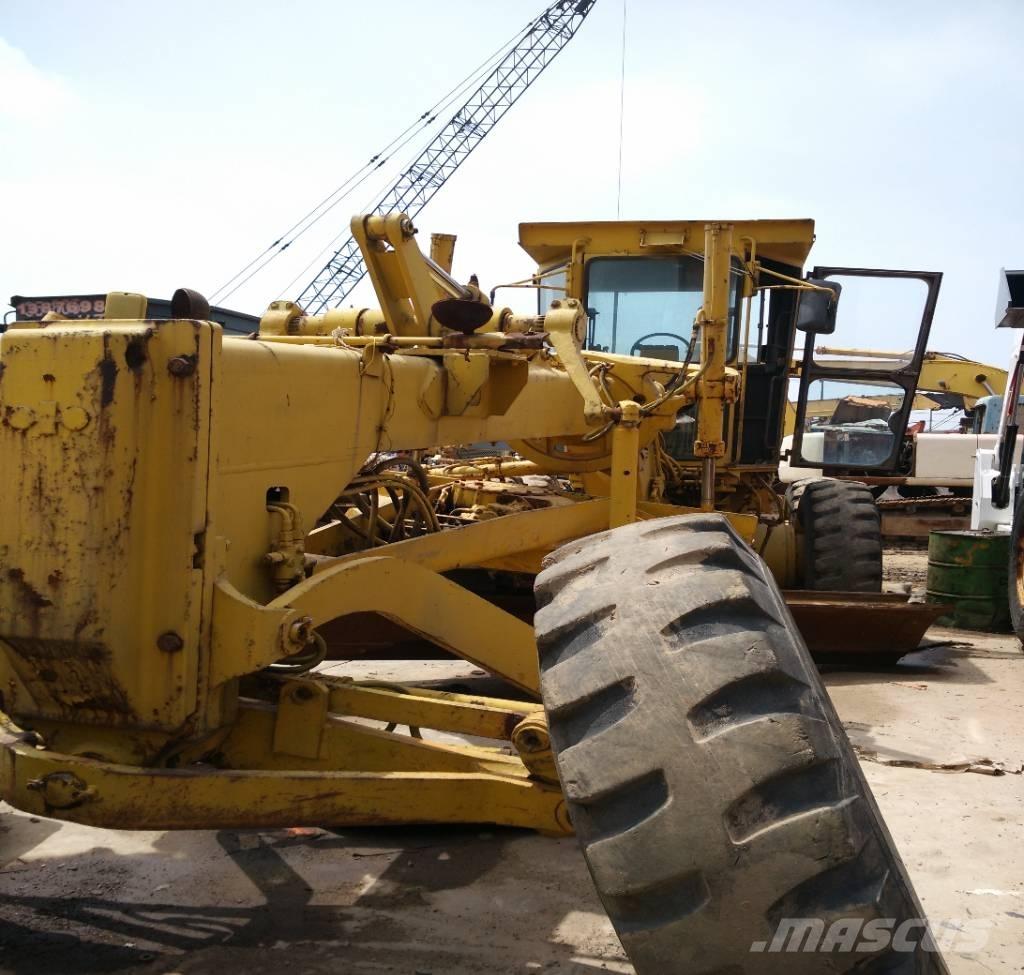 Komatsu GD 705 A-4A معدات تمهيد الطرق