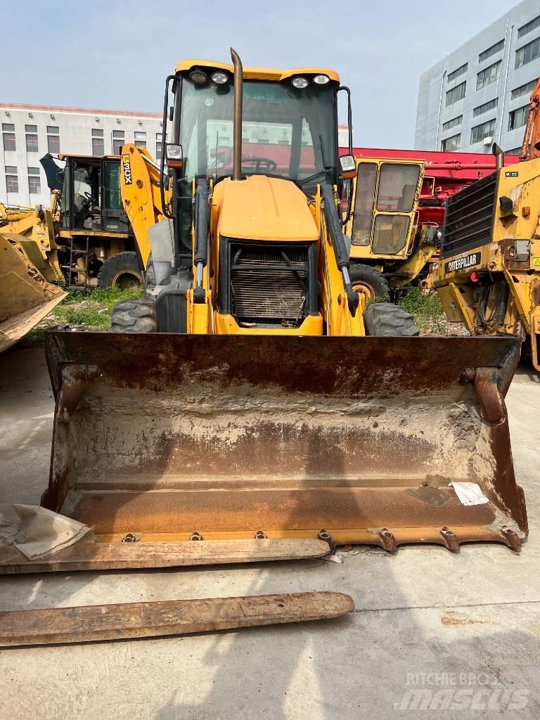 JCB 3CX لوادر ذات جرافات عكسية