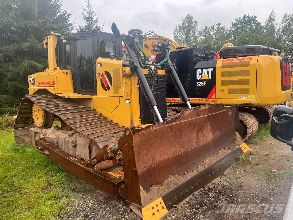 CAT D 6 T LGP بلدوزرات مجنزرة