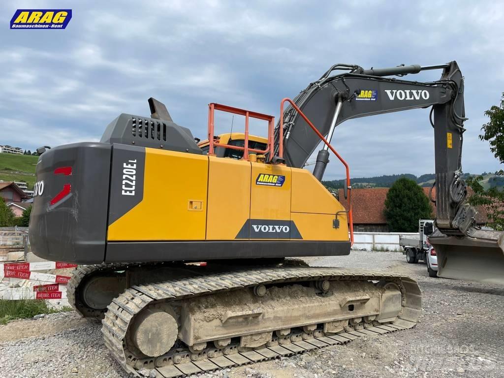Volvo EC 220 E L حفارات زحافة