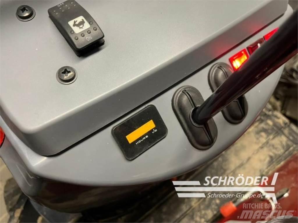 Yanmar - VIO 12 حفارات بعجل