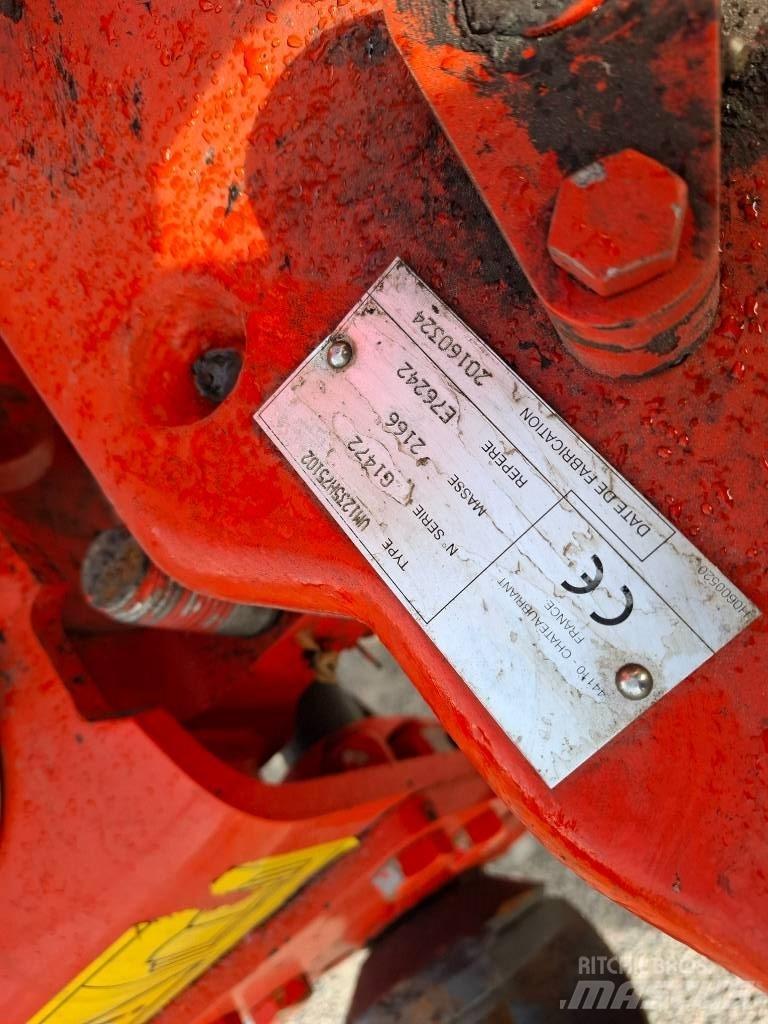 Kuhn Vari-Master 123 محاريث عكسية