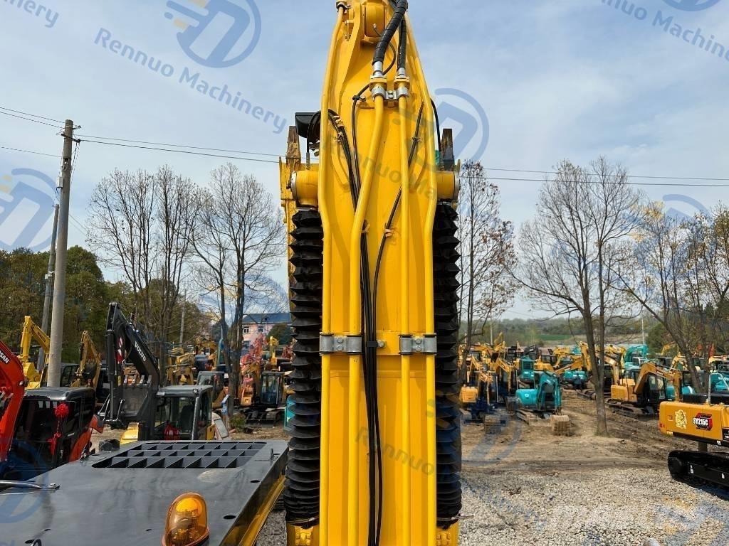Komatsu PC200-8 حفارات زحافة