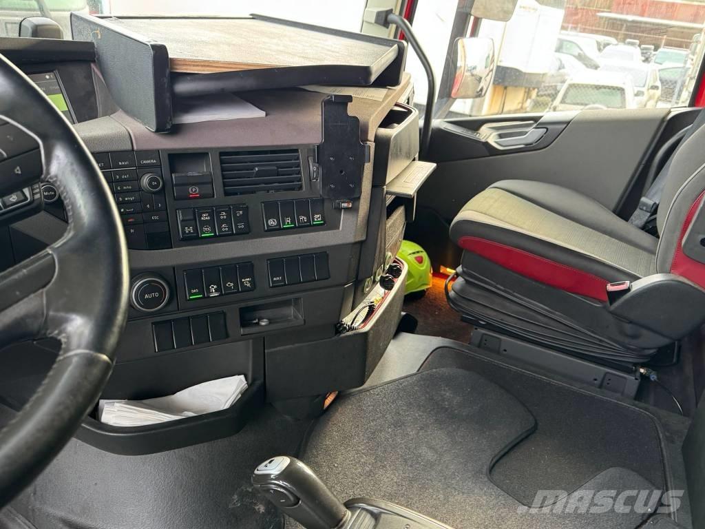 Volvo FH 13 شاحنات نقل ألواح الخشب