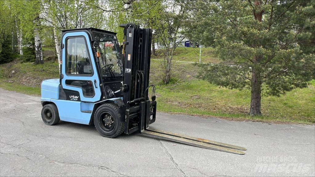 Utilev UT 30 PD شاحنات الديزل