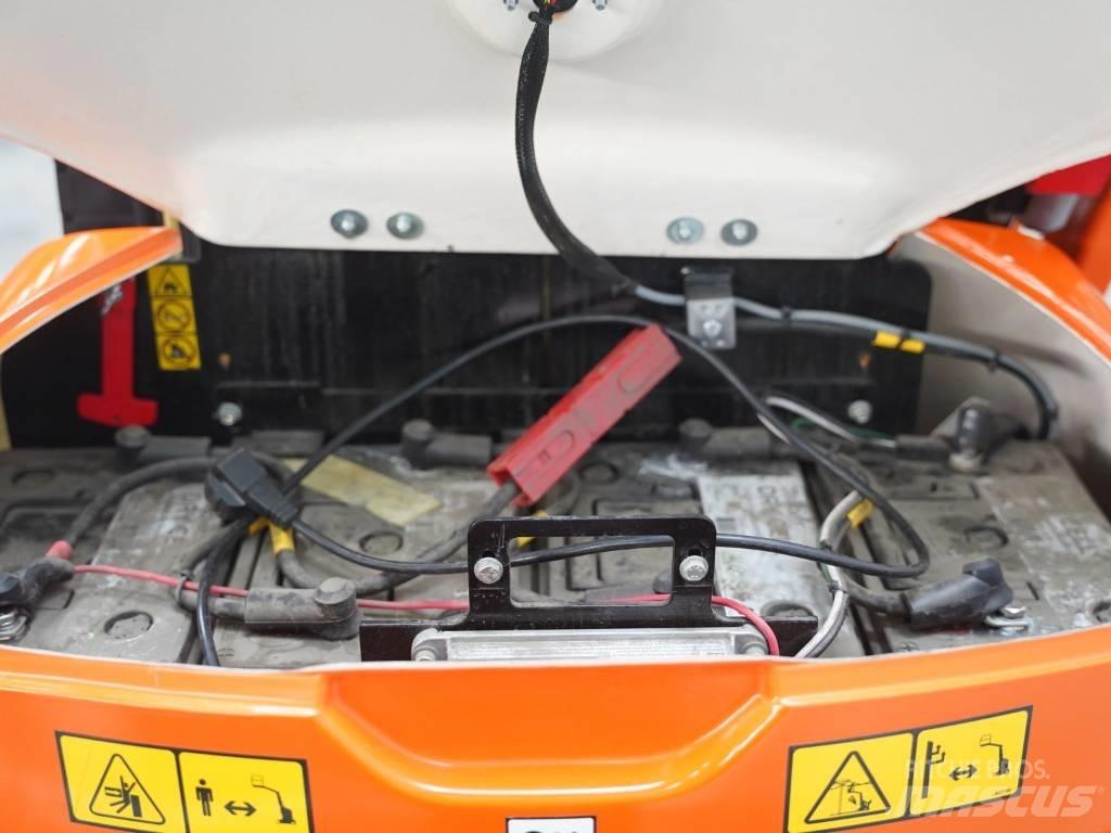 JLG Toucan 8 E رافعات السارية الرأسية
