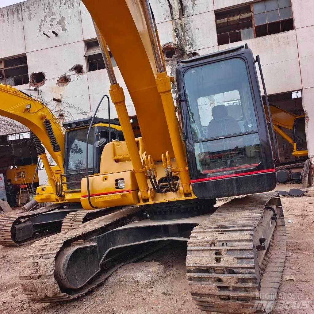 CAT 320 C L حفارات زحافة