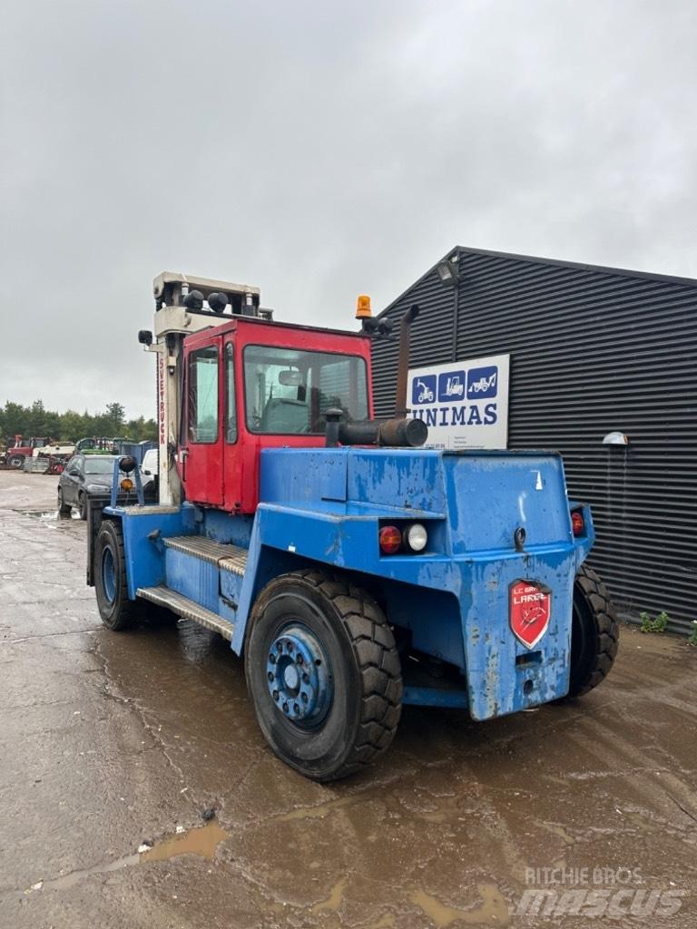Svetruck 12-1200 شاحنات الديزل