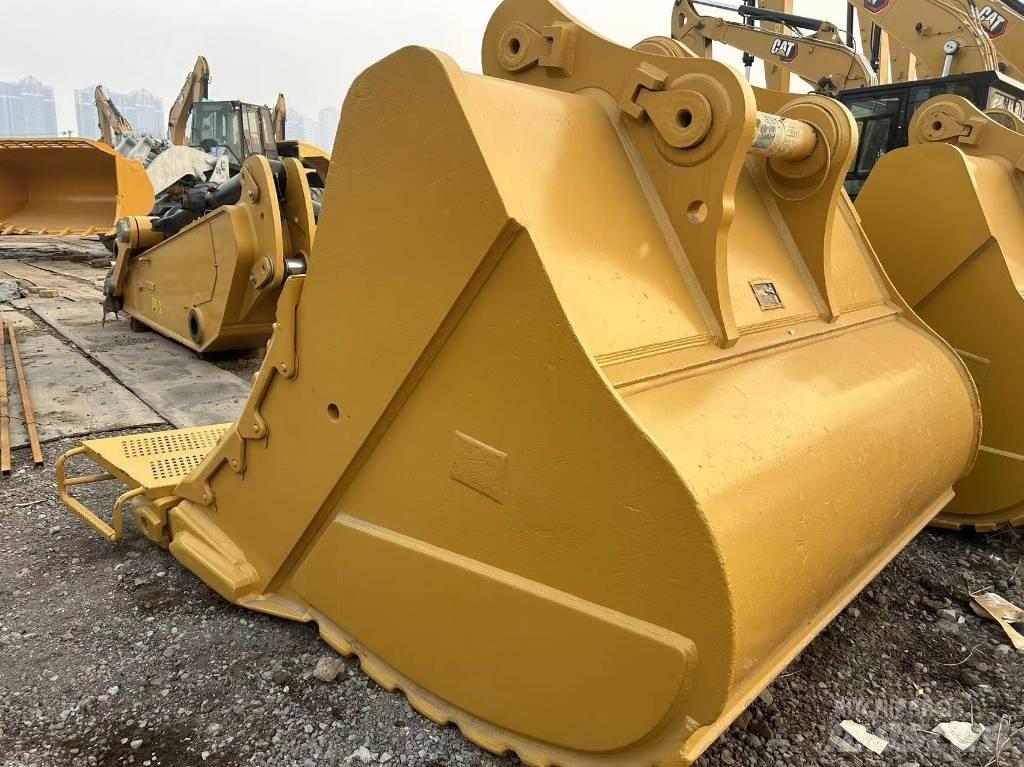 CAT 2020 CAT 390F حفارات بعجل