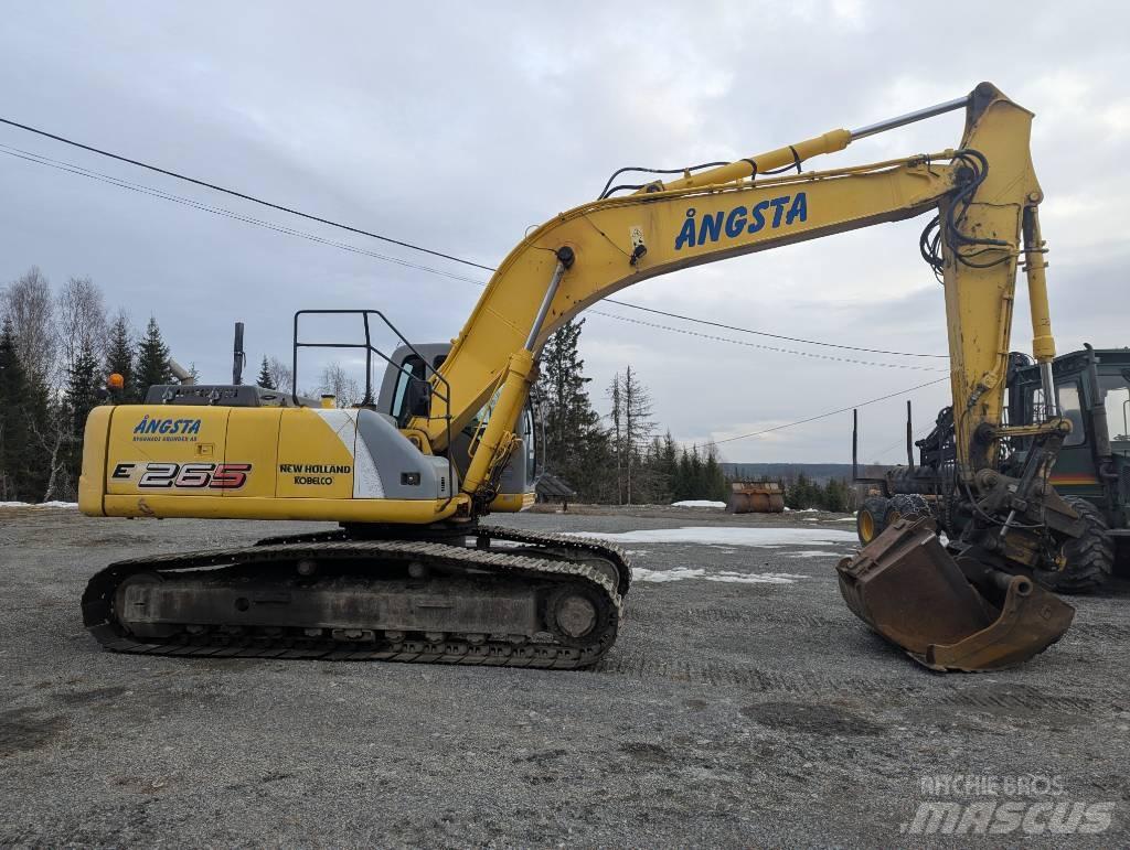 New Holland E 265 حفارات زحافة
