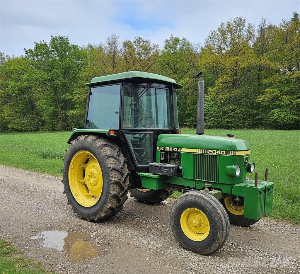 John Deere 2040 الجرارات