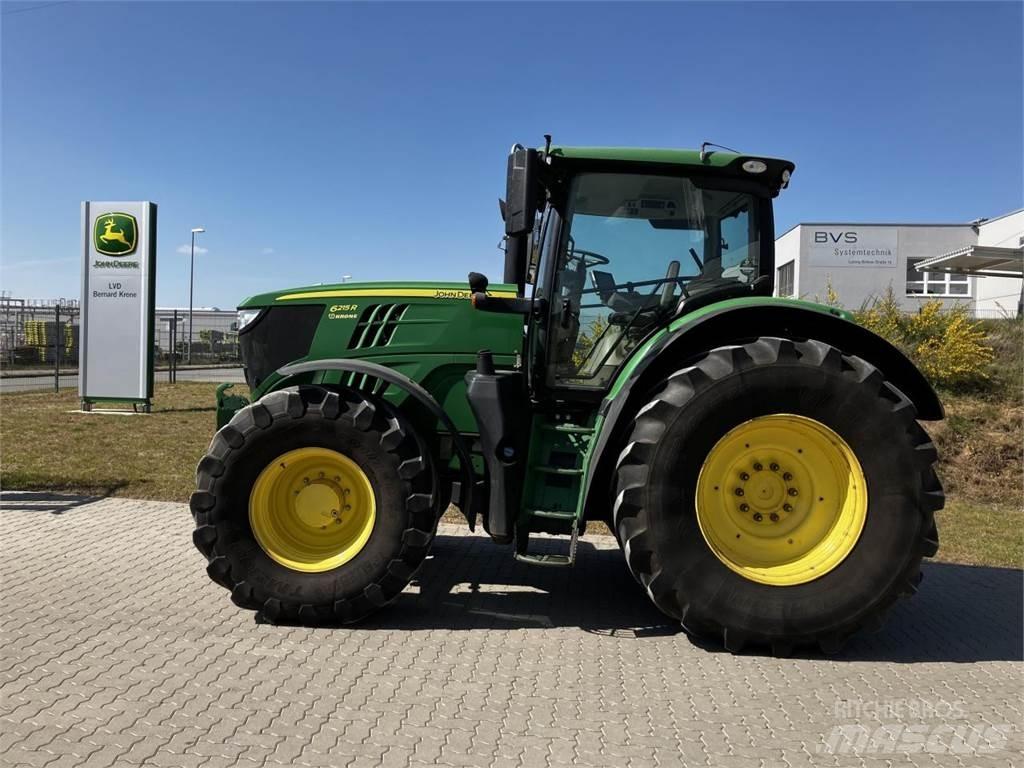 John Deere 6215R الجرارات