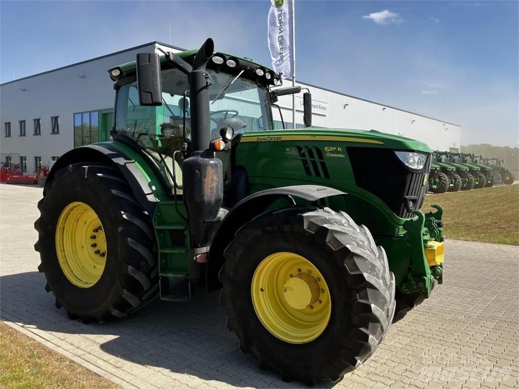 John Deere 6215R الجرارات
