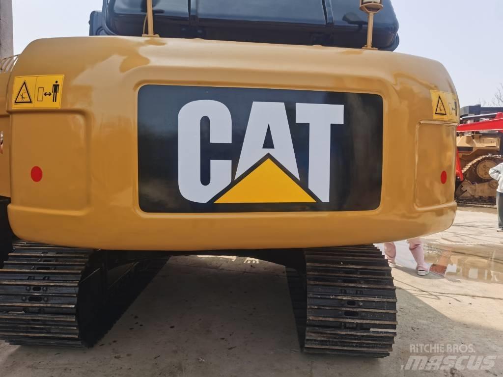 CAT 320 D حفارات زحافة