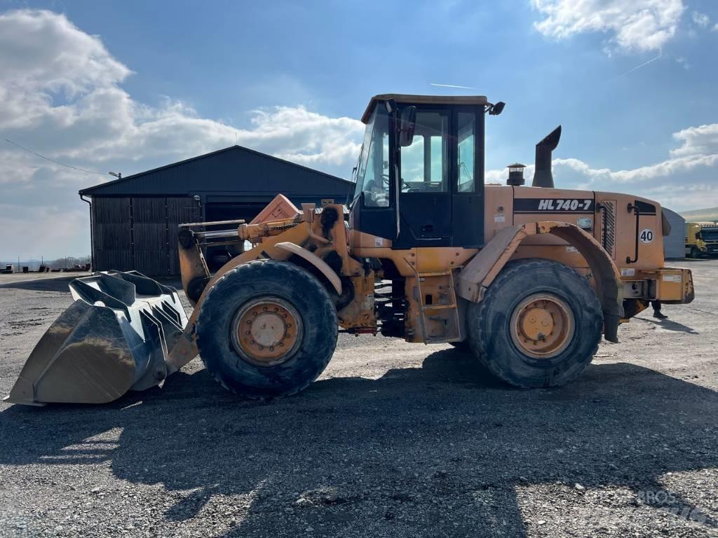 Hyundai HL 740-7 A لوادر بعجل