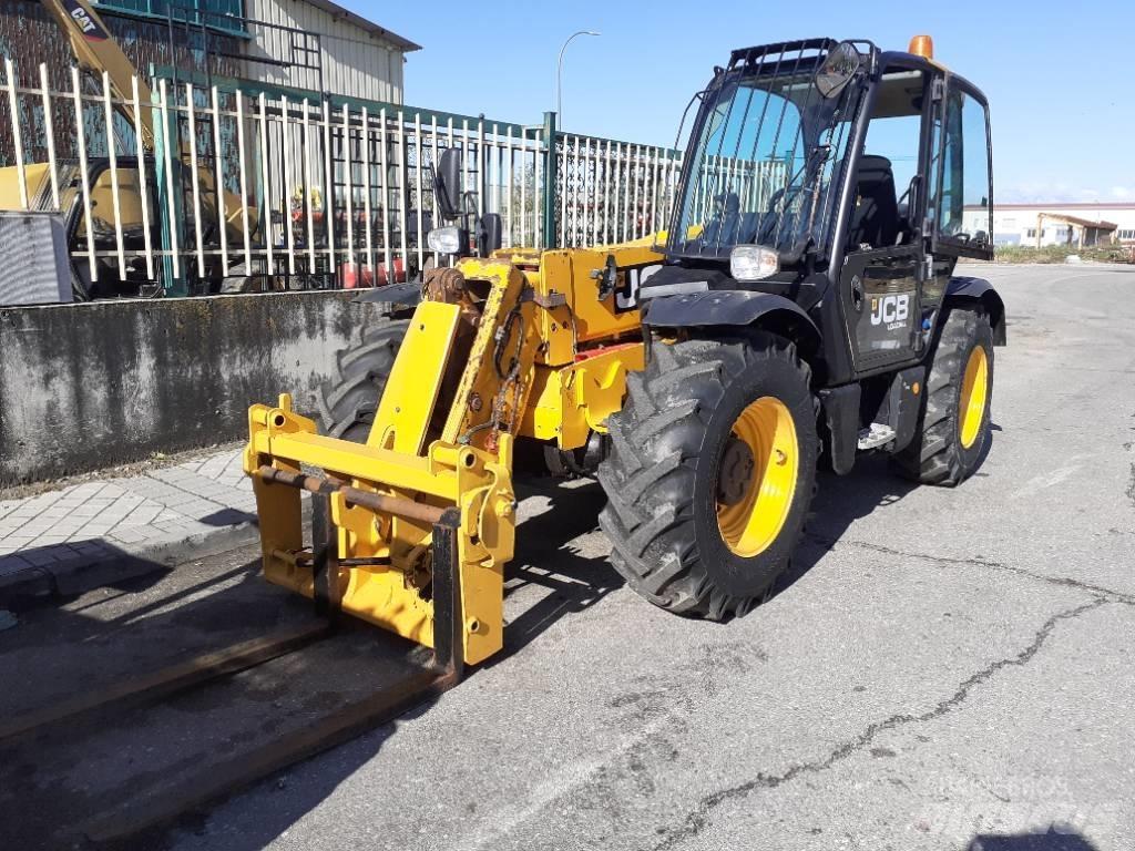 JCB 541-70 معدات مناولة لأغراض الزراعة