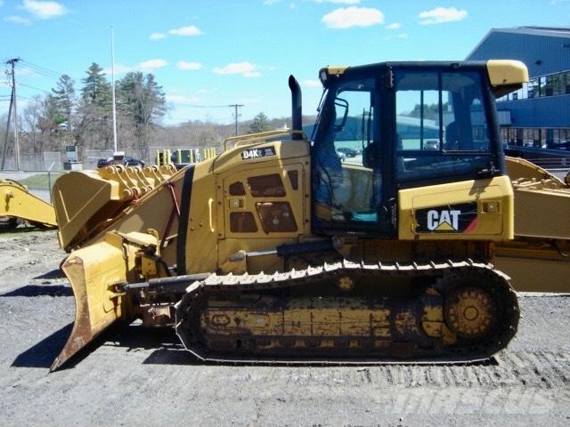 CAT D 4 K 2 XL حفارات زحافة