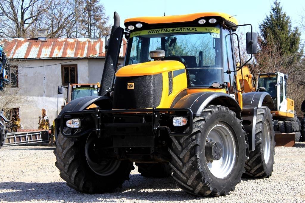 JCB Fastrac 3200 الجرارات