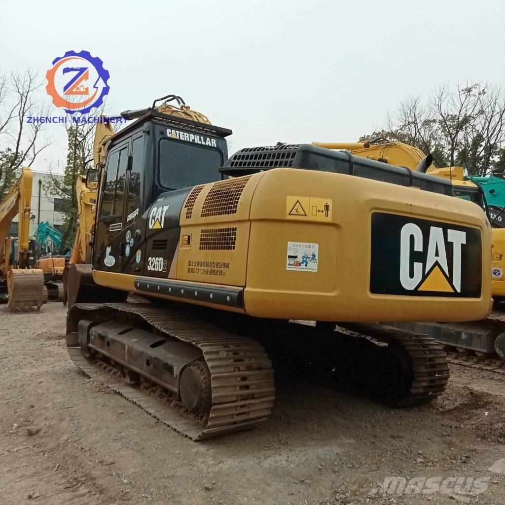 CAT 326 D حفارات زحافة
