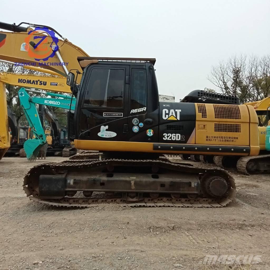 CAT 326 D حفارات زحافة