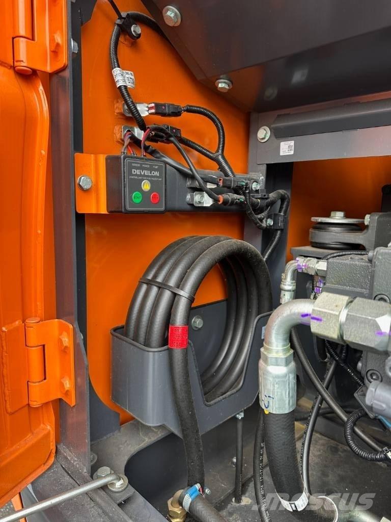 Develon DX 225 LC-7M حفارات زحافة