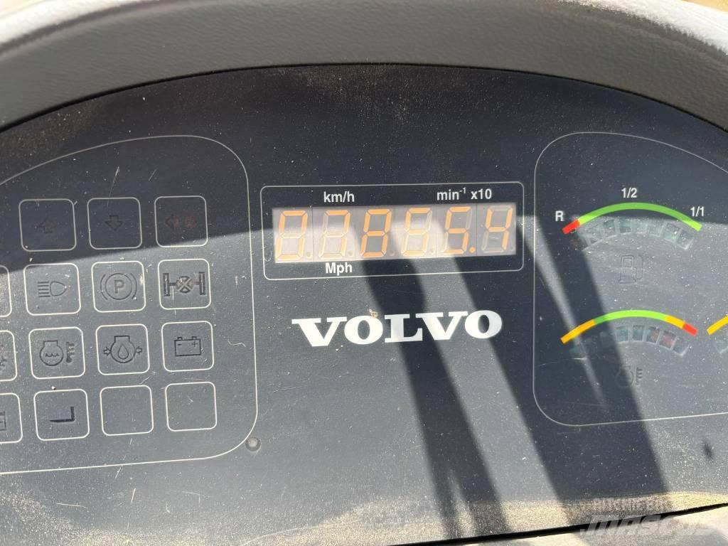 Volvo L 40 B TP لوادر بعجل