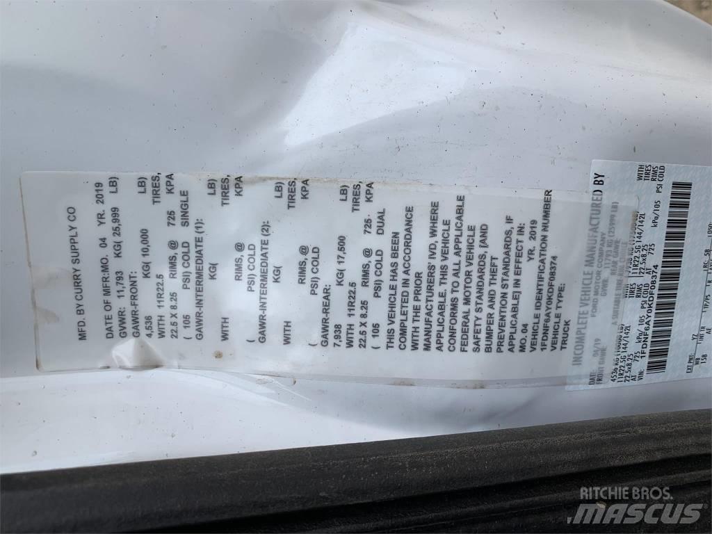 Ford F 650 XL SD صهاريج مياه