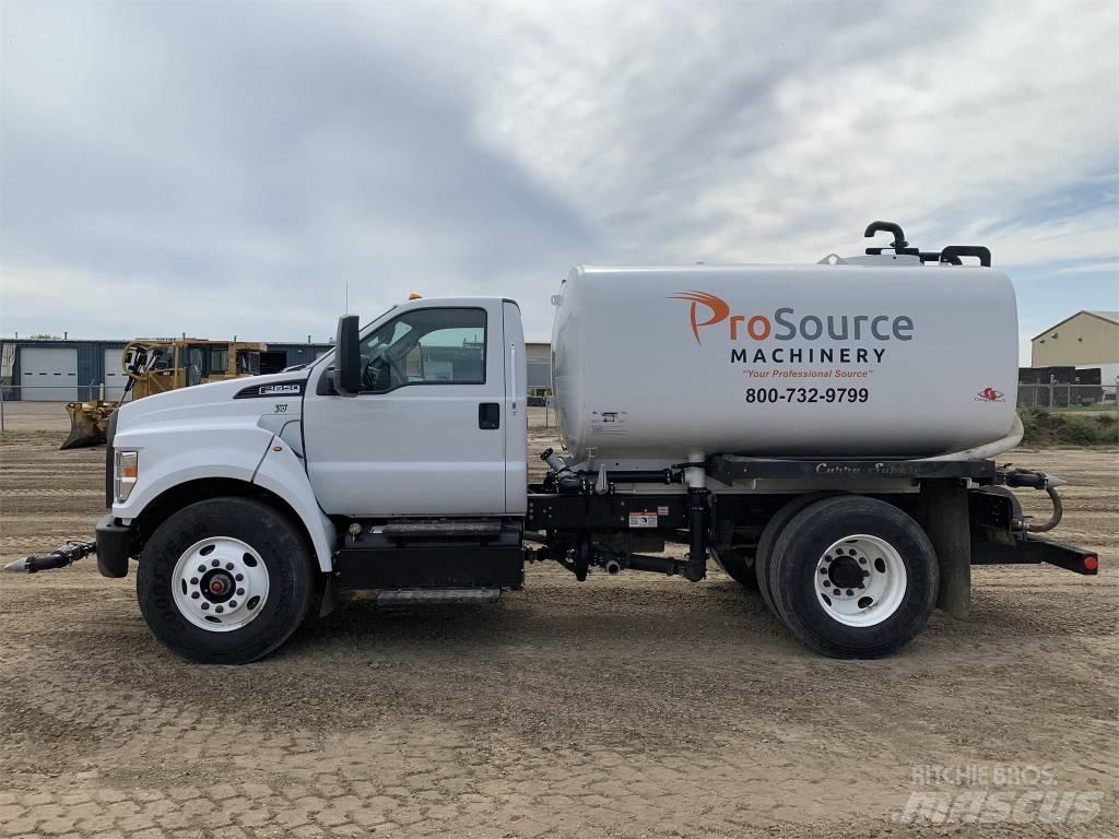 Ford F 650 XL SD صهاريج مياه