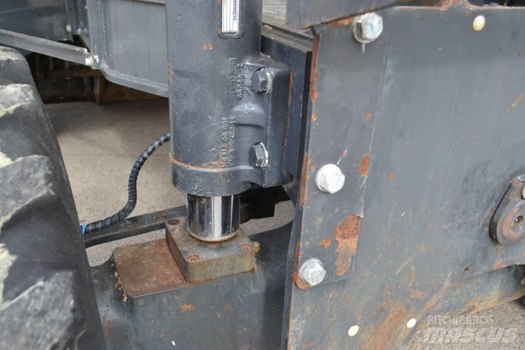 Komatsu PW 180-10 حفارات بعجل