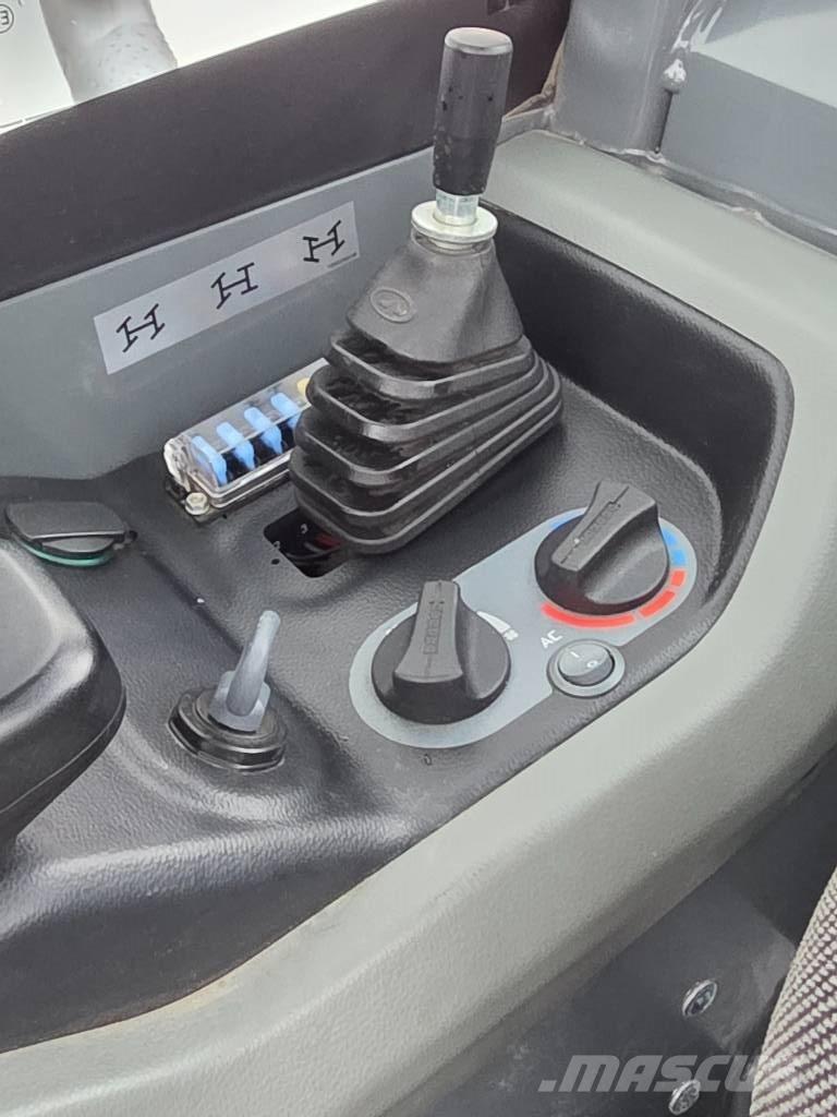 Kramer 5040 لوادر انزلاقية التوجيه