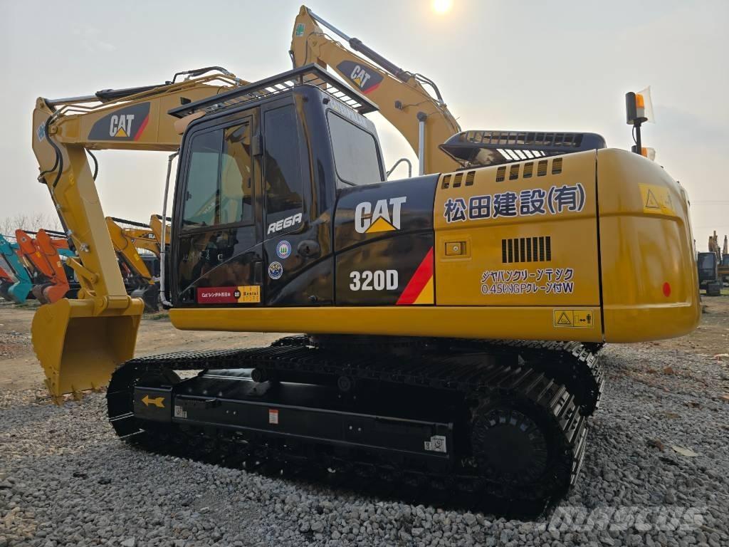 CAT 320D حفارات زحافة