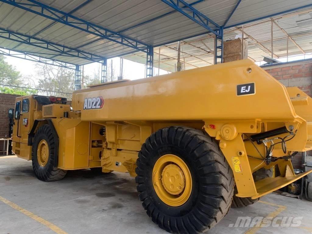 CAT AD 22 شاحنات قلابة