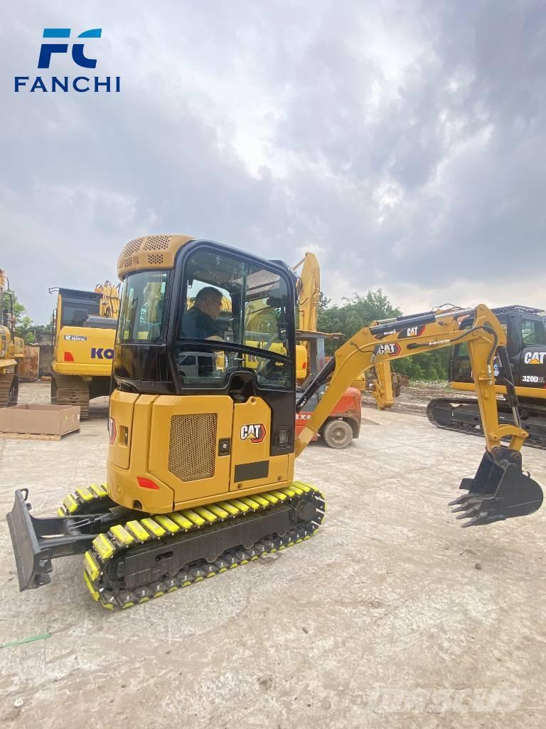 CAT 302 حفارات زحافة