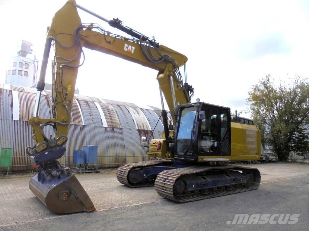 CAT 326 F LN حفارات زحافة