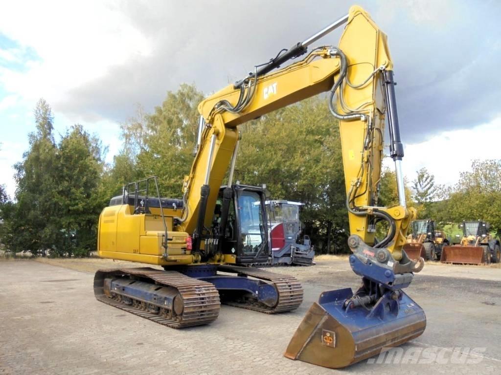 CAT 326 F LN حفارات زحافة