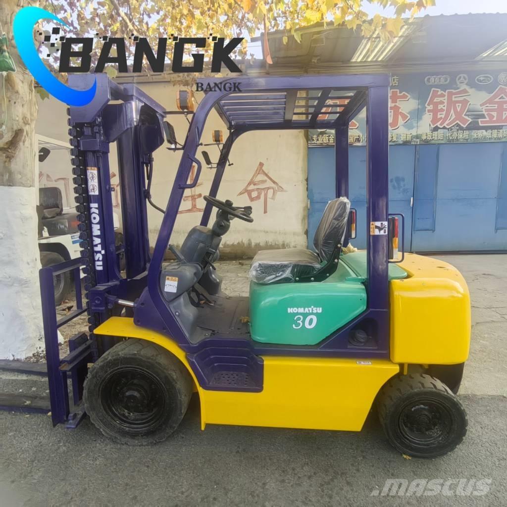 Komatsu FD 30 شاحنات الديزل