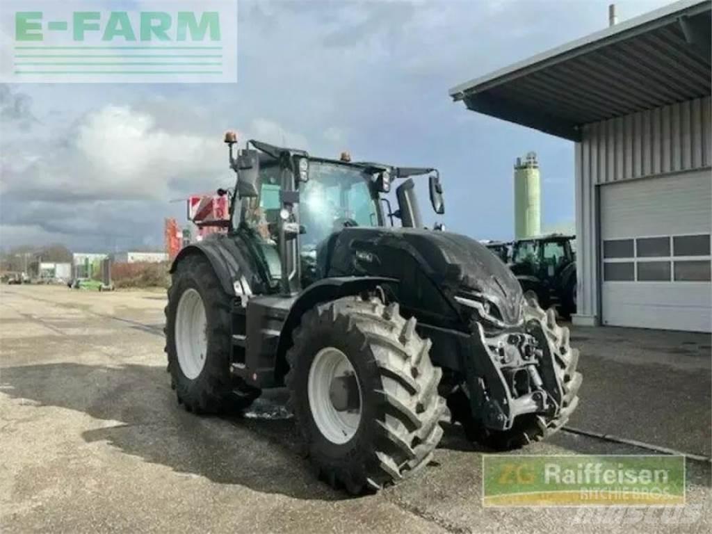Valtra q245 الجرارات