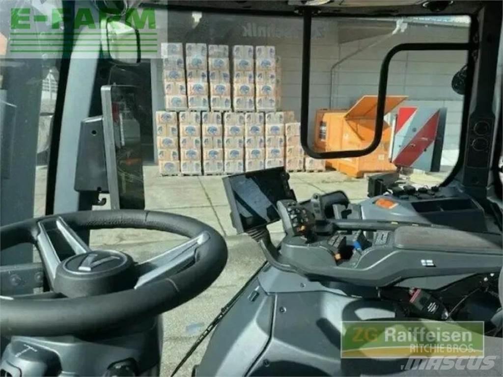 Valtra q245 الجرارات